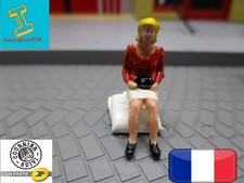 DINKY TOYS CONDUCTRICE PEUGEOT 404 ABS