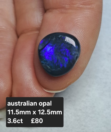 Opale nero australiano con