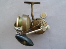 Ancien moulinet de pèche au