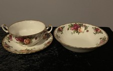 Zuppiera e piattino e dessert