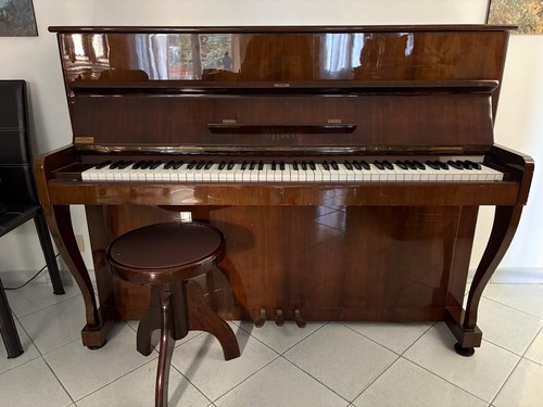 Pianoforte verticale usato