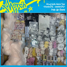 [OFFLINE] Stray Kids World Tour domina: celebra il pop-up merchandise ufficiale