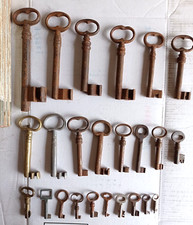 lotto n. 24 antiche chiavi vintage in ferro ottone