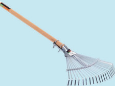 SCOPA DA GIARDINO RASTRELLO