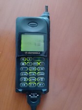 telefono vintage MOTOROLA 8700 si accende power on NO BATTERIA difetto display