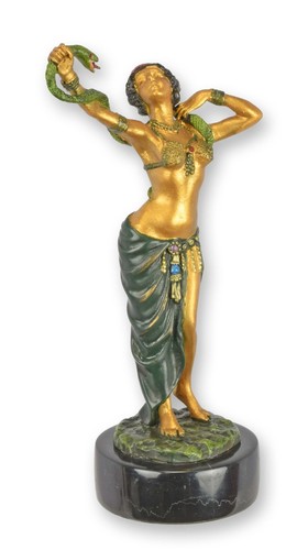 Una scultura bronzo - una,