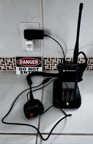 Motorola xpr 7550 uhf radio - xpr-7550,