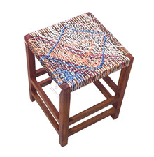 Sgabello in legno fatto a mano