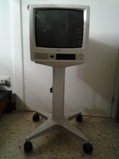  MIVAR 14p. a colori bianco carrello e telecomando ottimo stato funzionante.