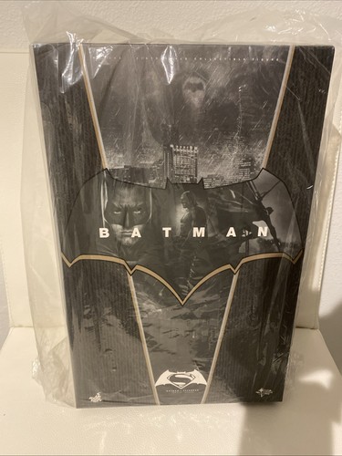 Hot toys batman - vs, superman