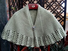 Mantellina della nonna, NUOVA, VERDE SALVIA, scialle della nonna, uncinetto