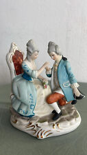 STATUETTA VINTAGE  IN PORCELLANA BISCUIT  SCENA GALANTE