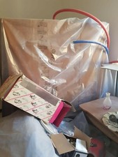 Vendo 1 armadio 2 ante ,1 armadio 3 ante,scrivania e uno tavolo in legno rotondo