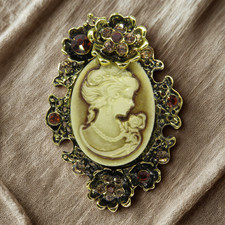 Spilla - cammeo - gemma -