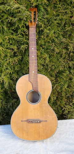 Vecchia chitarra passeggio - vecchia,