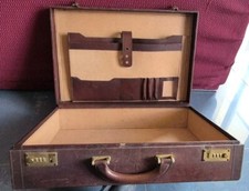 Borsa Rigida 24 ore artigianale marca Cree in pelle marrone con combinazione