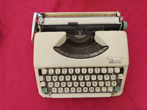 Macchina scrivere olympia - da,