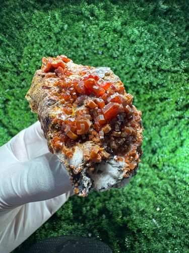 Pazzo vanadinite con - vanadinite,