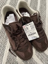 Sneakers morbide stringate