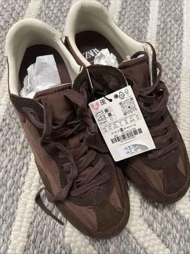 Sneakers morbide stringate