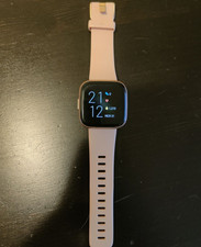 Smartwatch Fitbit Versa 2 Oro Rosa con cavo di ricarica