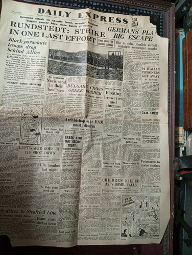 Vecchio foglio giornale - foglio,