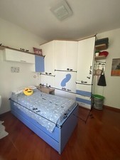 armadio e letto per cameretta, Di colore bianco e blu, condizione molto buona