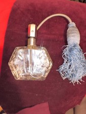 Antica bottiglia di profumo in