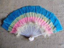 Ventaglio in plastica con piume colorate da collezione cm 24