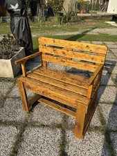 panchina da giardino in legno