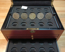 MONETA / VETRINA GIOIELLI /