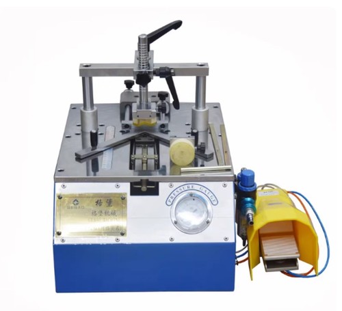 Cucitrice angolare - , da