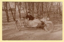 Lady posa una moto - lady,