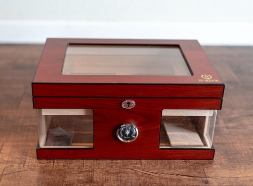 Cigar humidor with acrylic top - with,