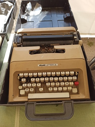 Macchina scrivere vintage - da,