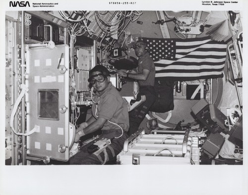 Sts shuttle columbia trinh - sts-50,