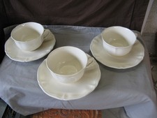 3 Rares très grandes tasses