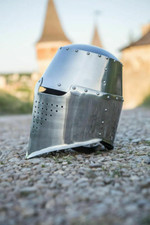 Elmetto cavaliere crociato
