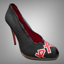 Cesare Paciotti Stylish Pumps