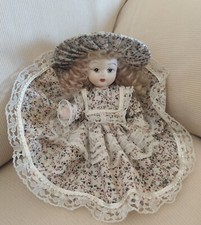 Bambola di porcellana da