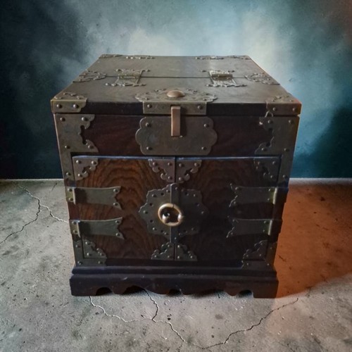 Cassettiera antica coreana