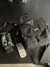 Videocamera JVC Mini DV GR-DF550U F1.2 obiettivo asferico con telecomando e batt extra