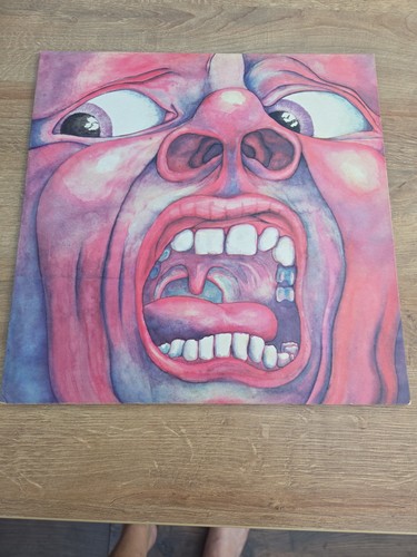 King crimson the court - crimson, in