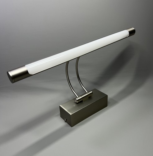 Dimmable bathroom wall - dimmable,