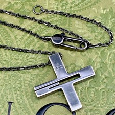 Collana con ciondolo croce G