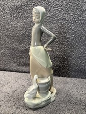 Llandro porcelain figurine - llandro,