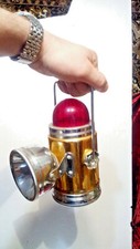 Vecchia lampada a mano a