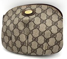 GUCCI GG Supreme Pouch