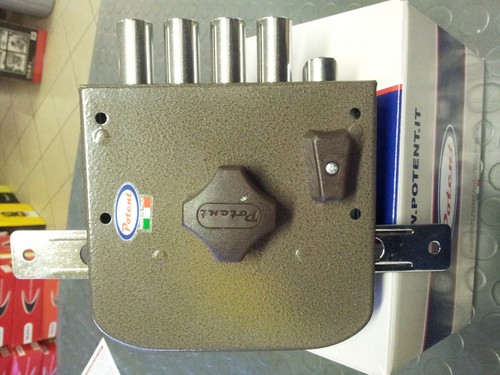 Serratura sicurezza pompa - sicurezza, a