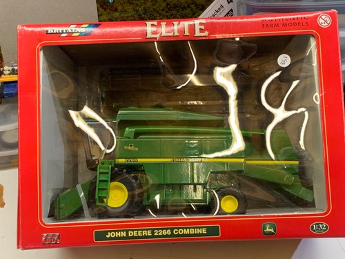 Britains farm john deere - britains.farm.1:32.john,